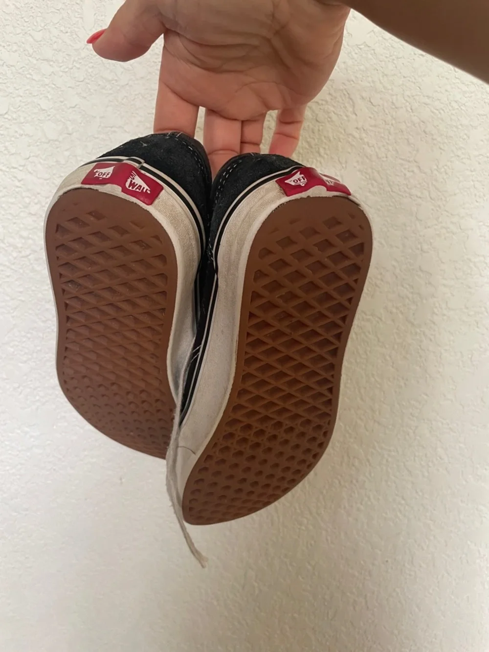 Vans - Picture 4 of 6